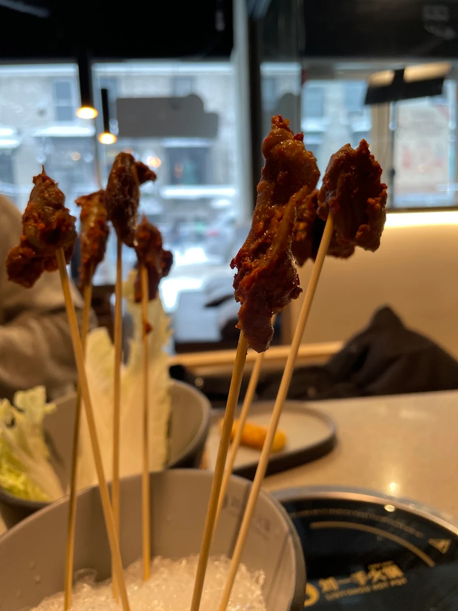 brochettes d'agneau signature 3ske 炸羊肉串 3串 signature lamb skewers 3ske
